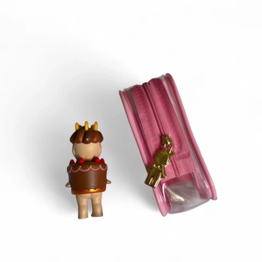 Sonny Angel Birthday Gift Series Chocolate Cake and pink case - Picture 2 of 6